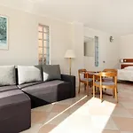 Comfortable Studio, Breakfast Included *