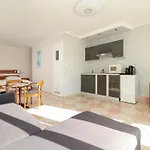 Comfortable Studio, Breakfast Included * Rewal